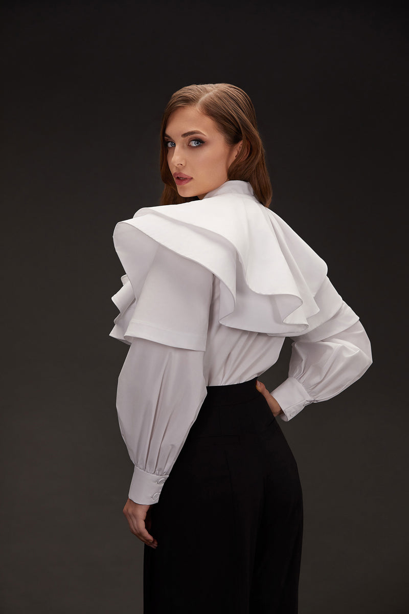 Ruffled collar shirt